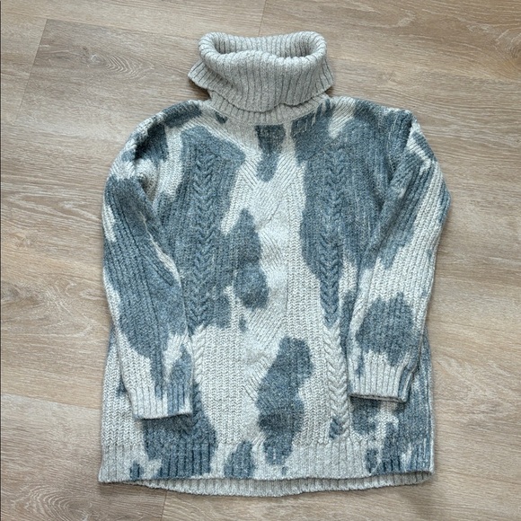 Pilcro Sweaters - PILCRO Turtle Neck Sweater XS